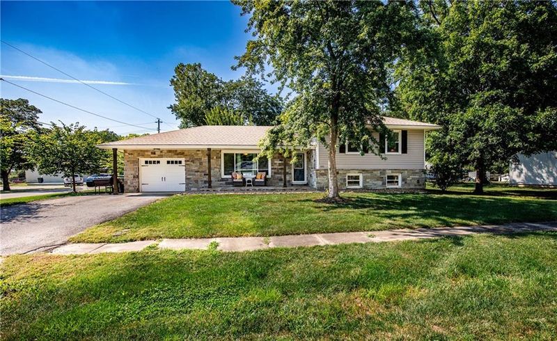 101 S 8th St, Louisburg, KS 66053