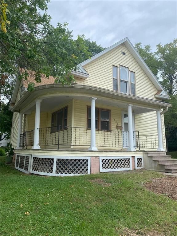 222 S Market St, Maryville, MO 64468