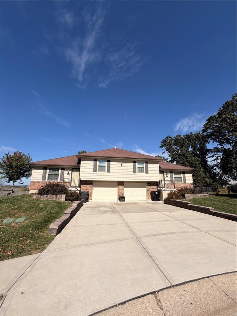 17308-17310 E 48th Street Ct S, Independence, MO 64055