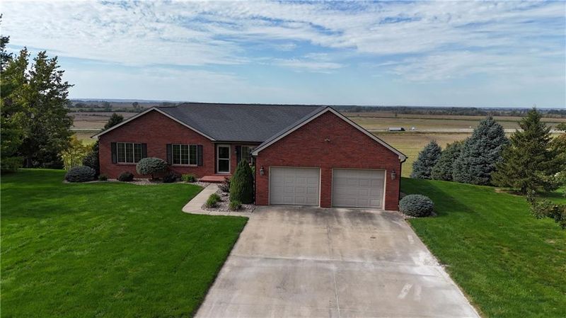 19540 Kingsview Dr, Mound City, MO 64470