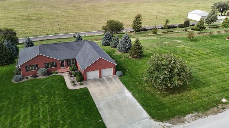 19540 Kingsview Dr, Mound City, MO 64470