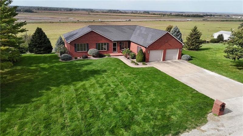 19540 Kingsview Dr, Mound City, MO 64470