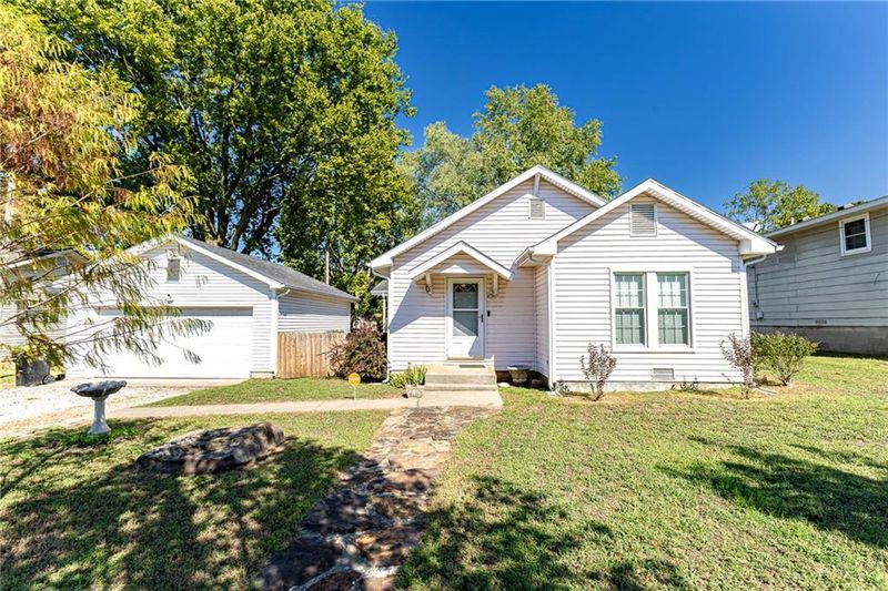 402 E 4th St, Baxter Springs, KS 66713