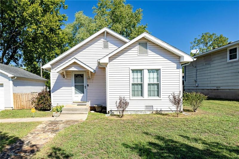 402 E 4th St, Baxter Springs, KS 66713