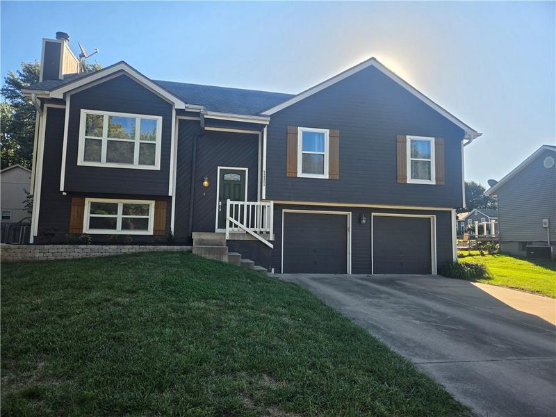 111 S Huntsman Blvd, Raymore, MO 64083