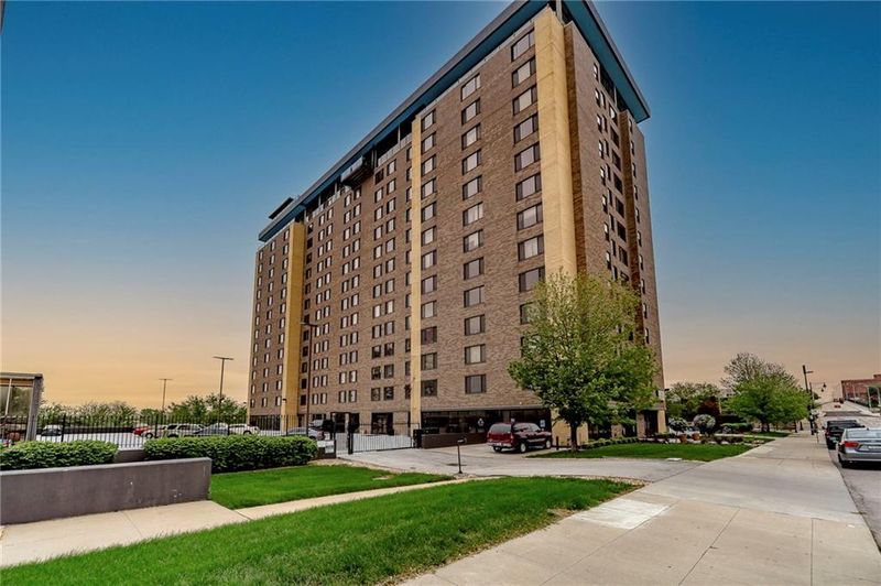 700 E 8th St #6E, Kansas City, MO 64106