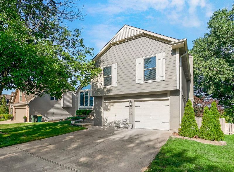 4732 Chouteau St, Shawnee, KS 66226