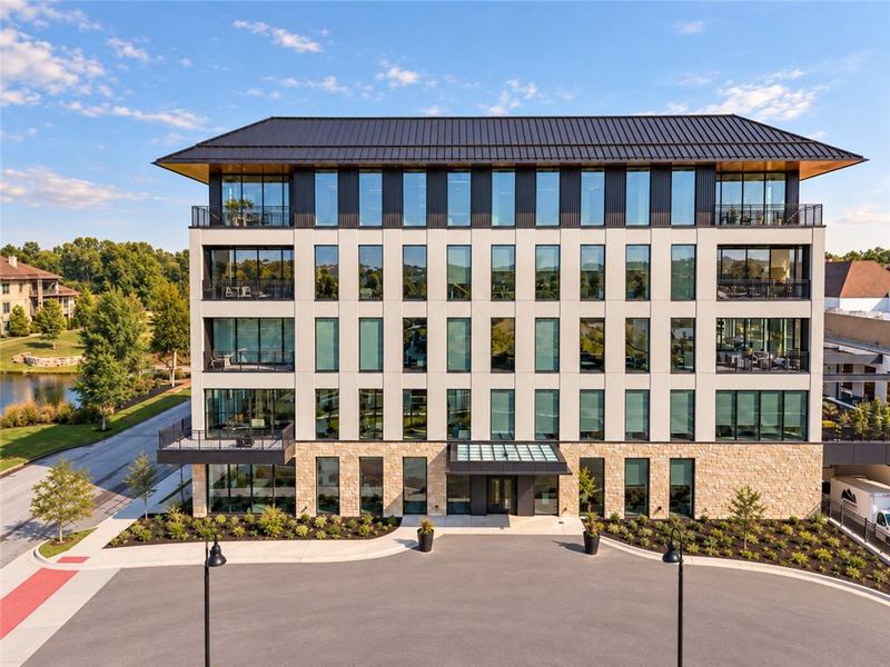 4951 W 134th St #204, Leawood, KS 66209