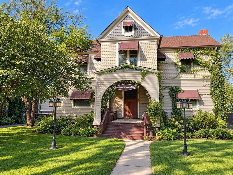 1272 SW Fillmore St, Topeka, KS 66604