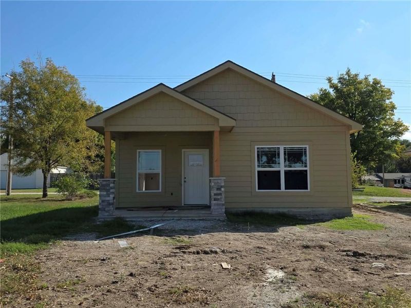 1105 N Main St, Ottawa, KS 66067