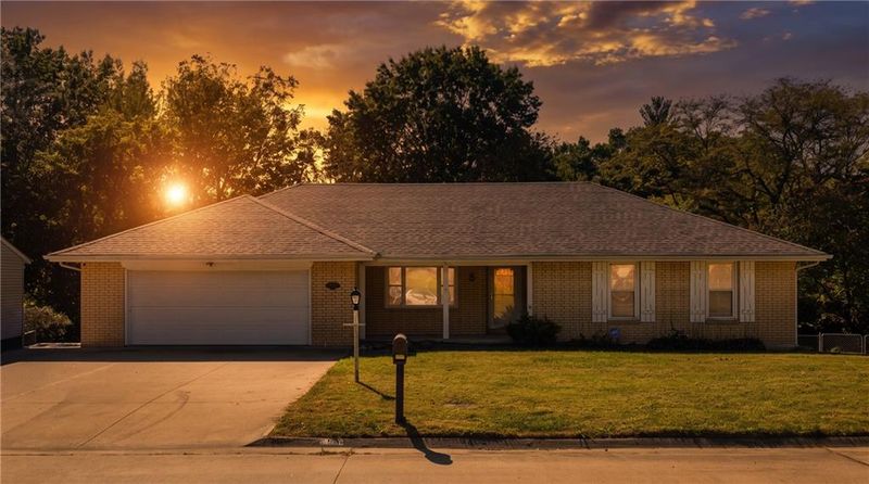 4930 Mockingbird Ln, St Joseph, MO 64506