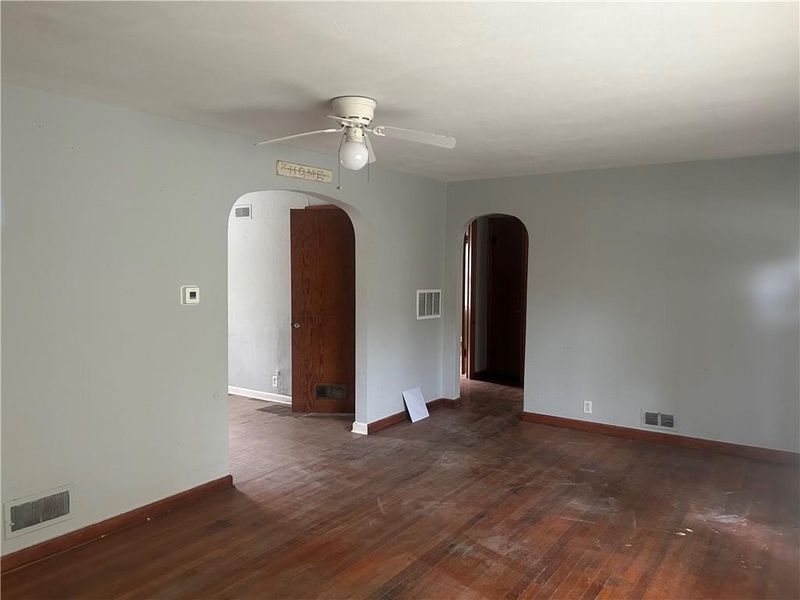 6601 Farrow Ave, Kansas City, KS 66104