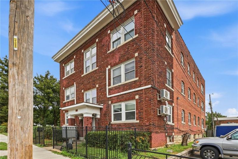 16 W 37th St, Kansas City, MO 64111