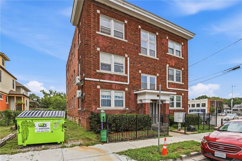 16 W 37th St, Kansas City, MO 64111