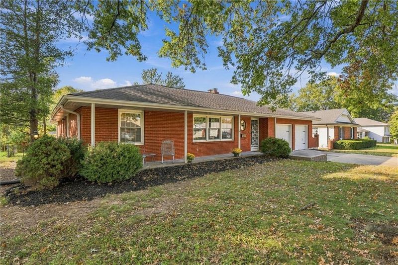 8528 Maywood Ave, Raytown, MO 64138