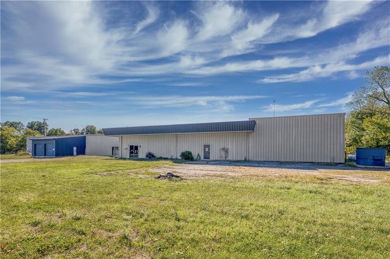 1141 Texas Ave, Baxter Springs, KS 66713