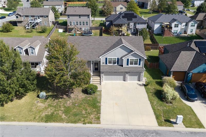 2322 Gettysburg Dr, Leavenworth, KS 66048