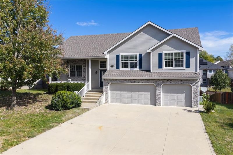 2322 Gettysburg Dr, Leavenworth, KS 66048