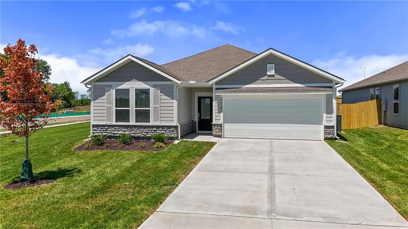 21359 Cleveland St, Spring Hill, KS 66083