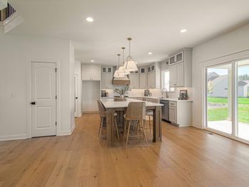 9411 Jarboe Ct, Kansas City, MO 64155