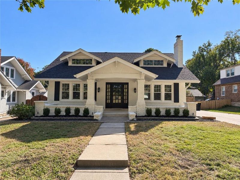 7 E 66th St, Kansas City, MO 64113