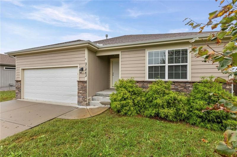 31863 W 172nd St, Gardner, KS 66030