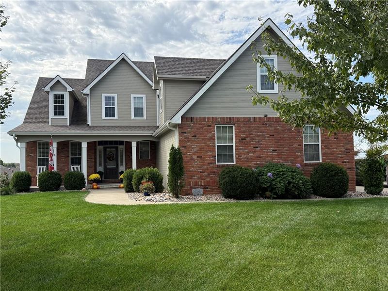 4816 S Lakewood Dr, St Joseph, MO 64506