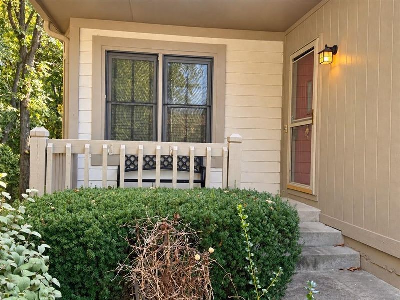 2715 NE 74th St, Gladstone, MO 64119