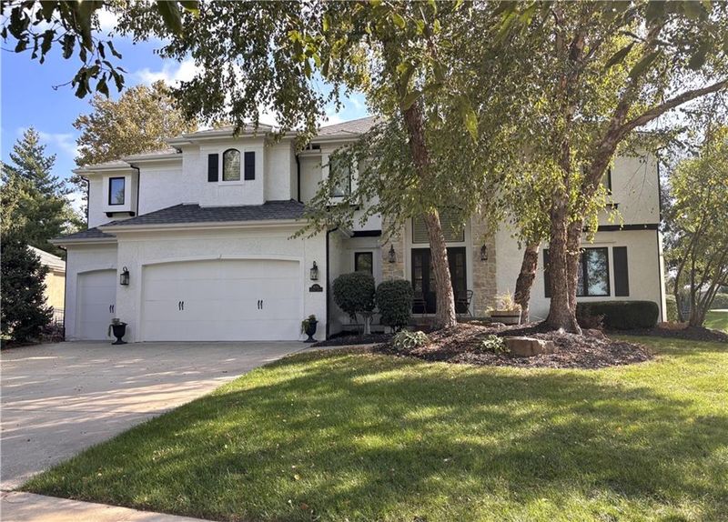 16253 Stearns St, Overland Park, KS 66221