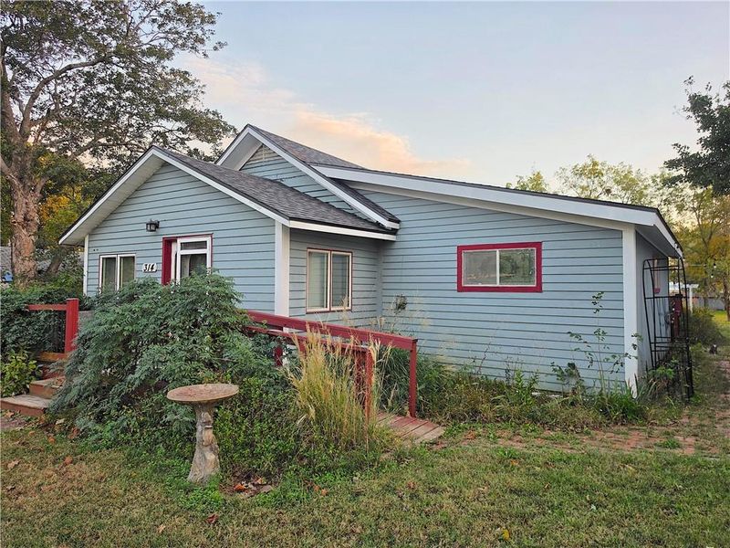 314 W 13th Ave, Garnett, KS 66032