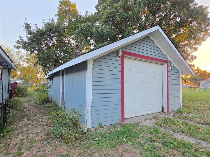 314 W 13th Ave, Garnett, KS 66032