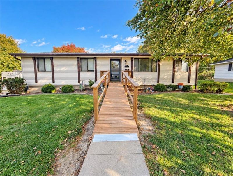 Linden St, Tarkio, MO 64491