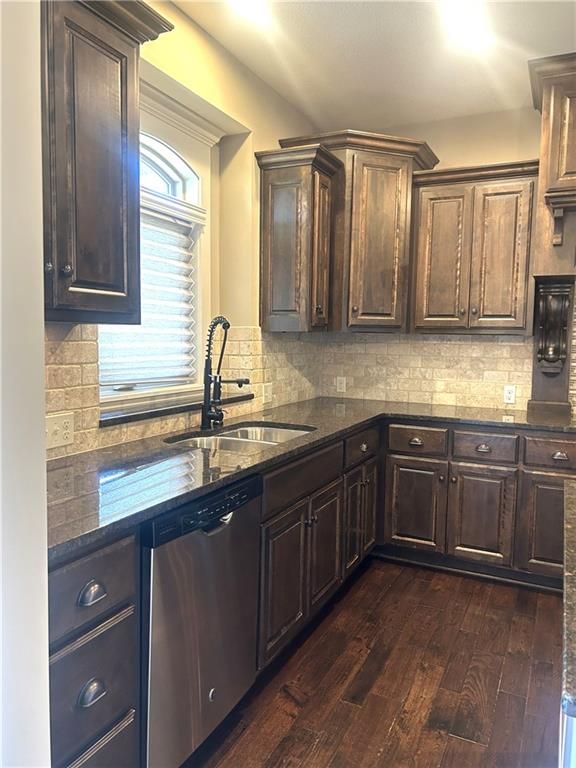 10773 S Palisade St, Olathe, KS 66061