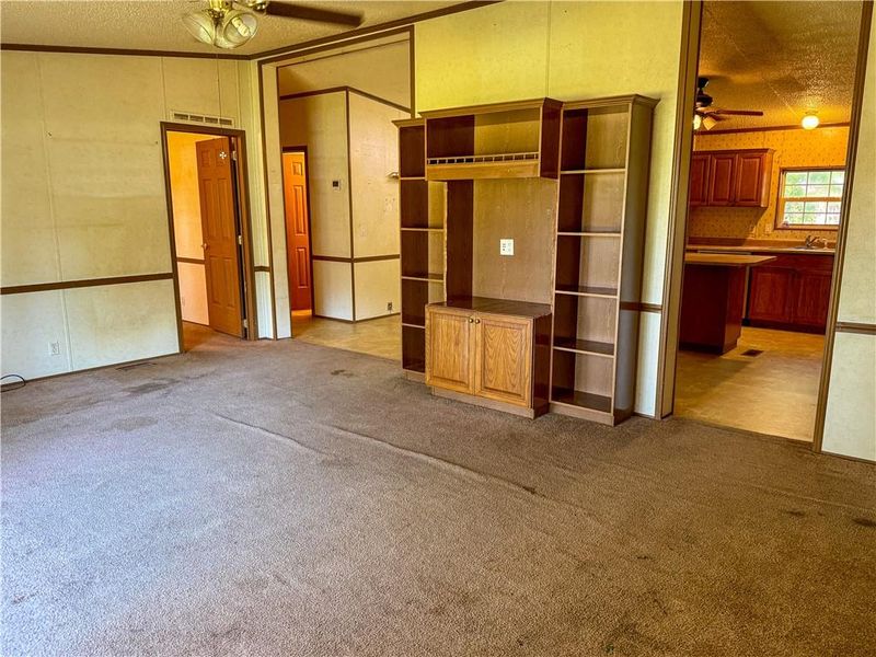 619 Hoover St, Pomona, KS 66076