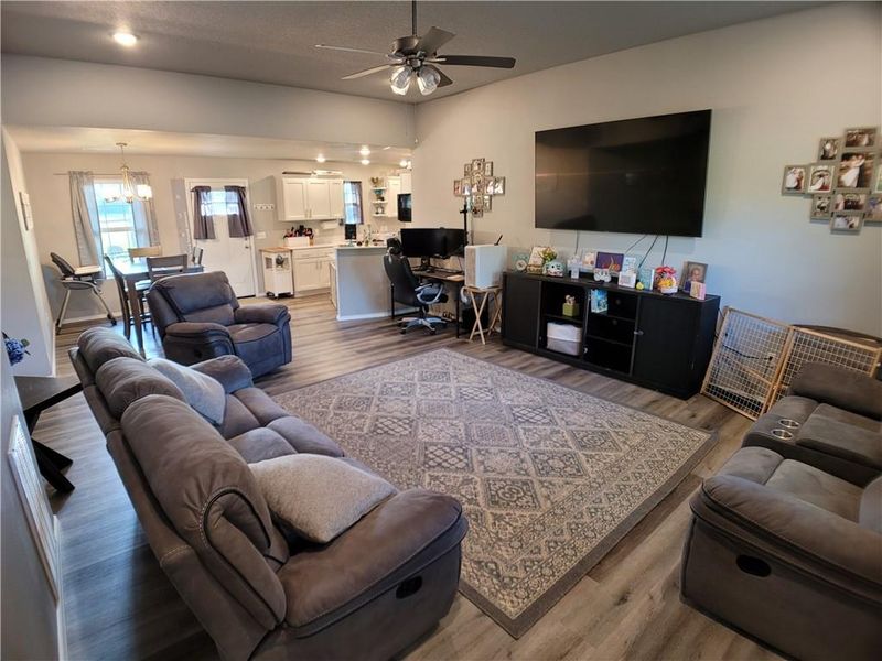 1203 Lakewood Dr, Pittsburg, KS 66762