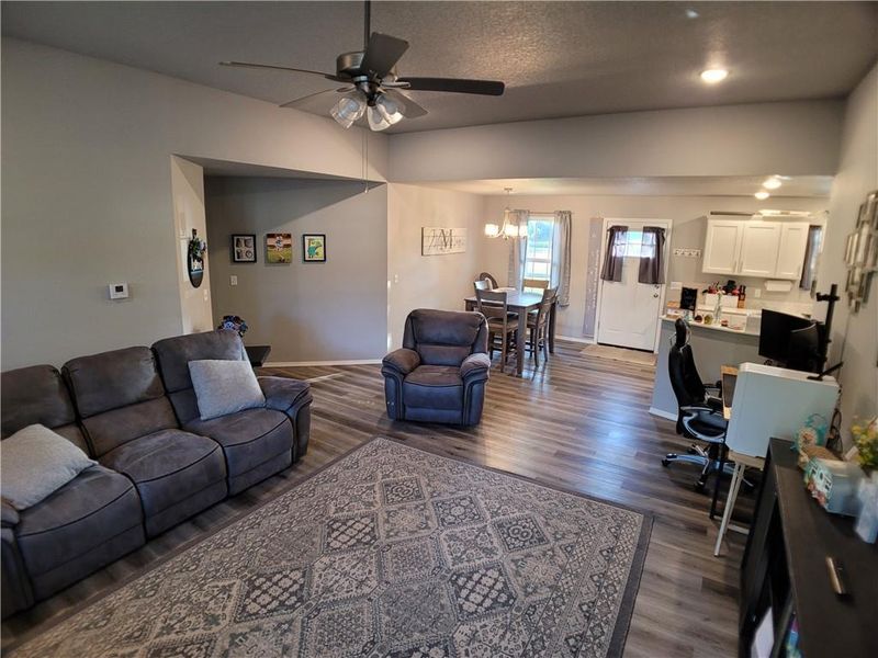1203 Lakewood Dr, Pittsburg, KS 66762