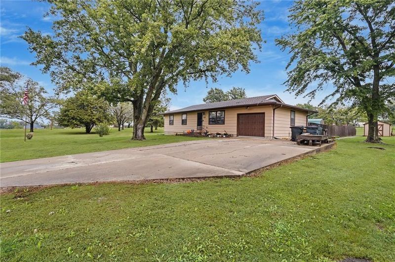 112 S Lawrence Ave, Scranton, KS 66537