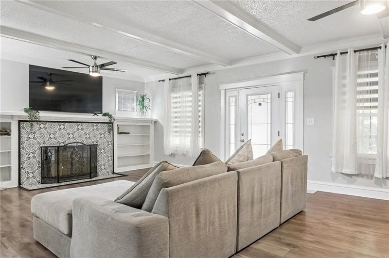 2955 E 29th St, Kansas City, MO 64128