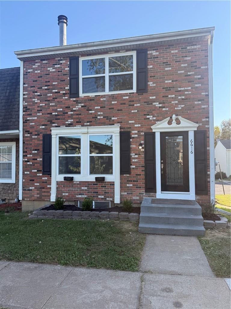 6616 128th St, Grandview, MO 64030