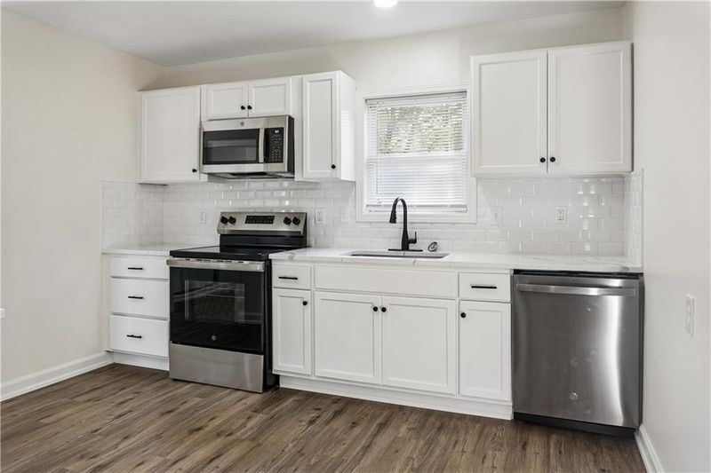 114 W 2nd St, Garden City, MO 64747