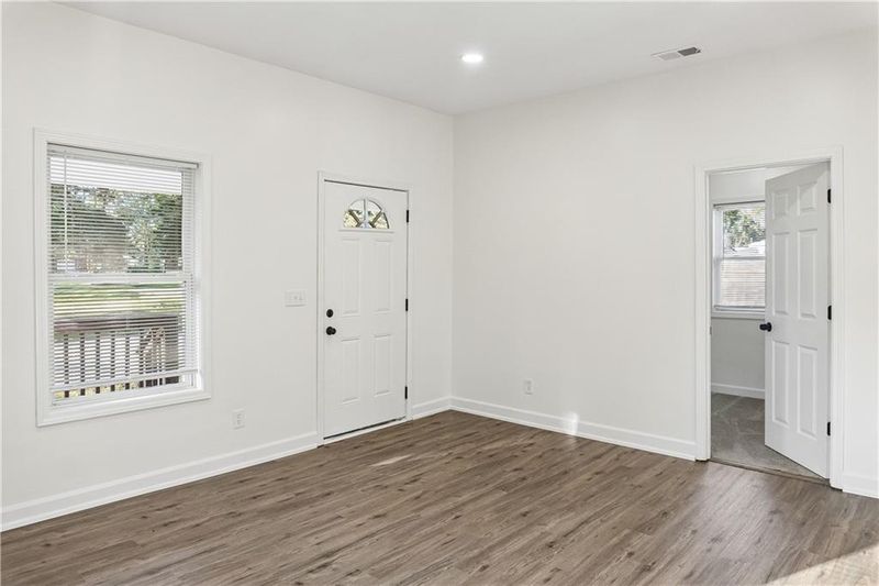 114 W 2nd St, Garden City, MO 64747