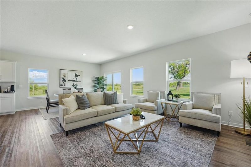 702 Fallen Leaf Dr, Belton, MO 64012