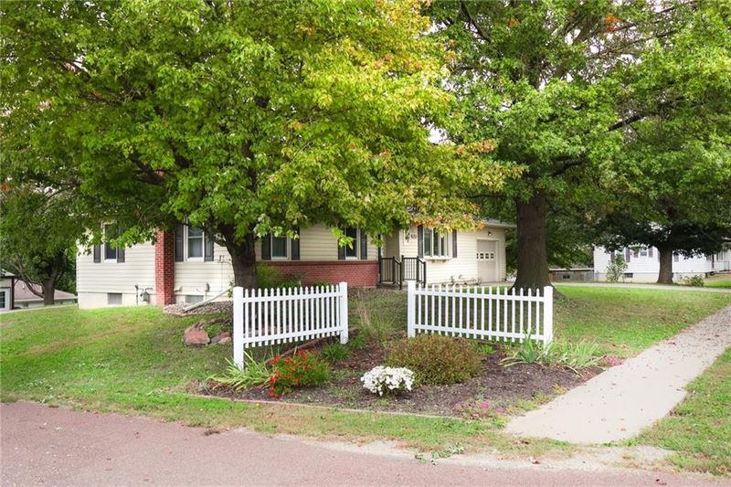 901 N Maple St, Stanberry, MO 64489