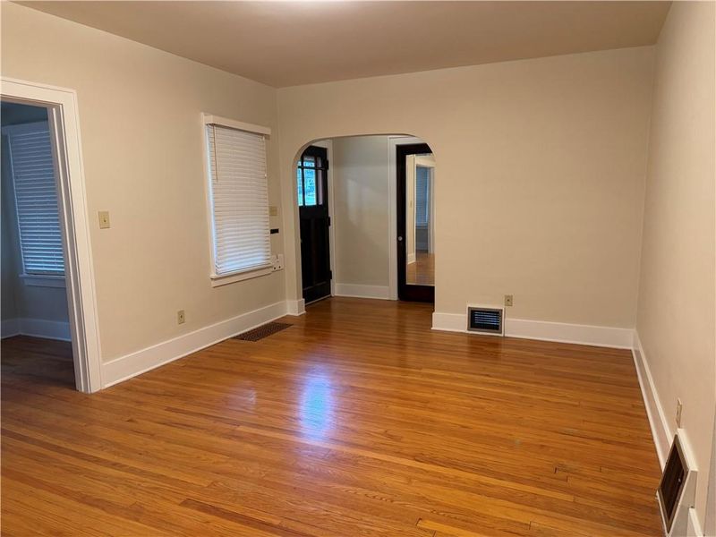 2724 Fairleigh Ter, St Joseph, MO 64506