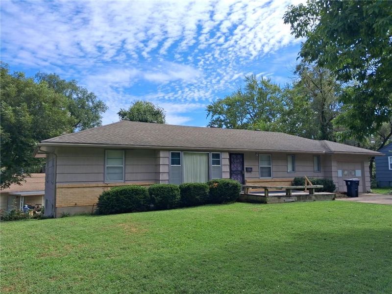 6009 E 102nd St, Kansas City, MO 64134