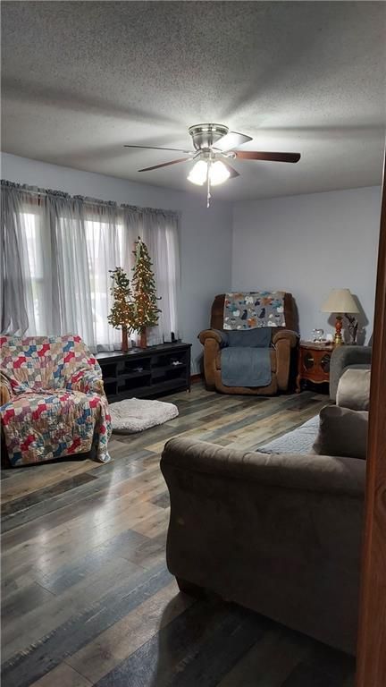 1401 S Prospect St, Gallatin, MO 64640