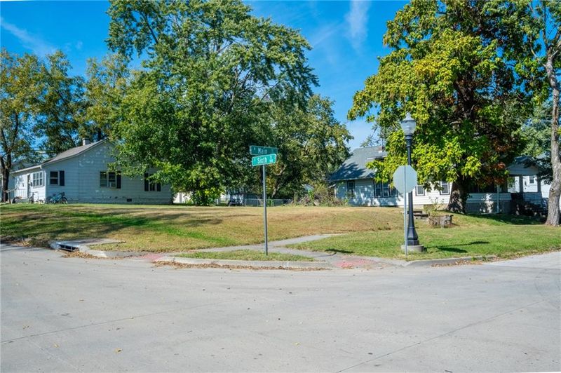 601 N Main St, Cameron, MO 64429
