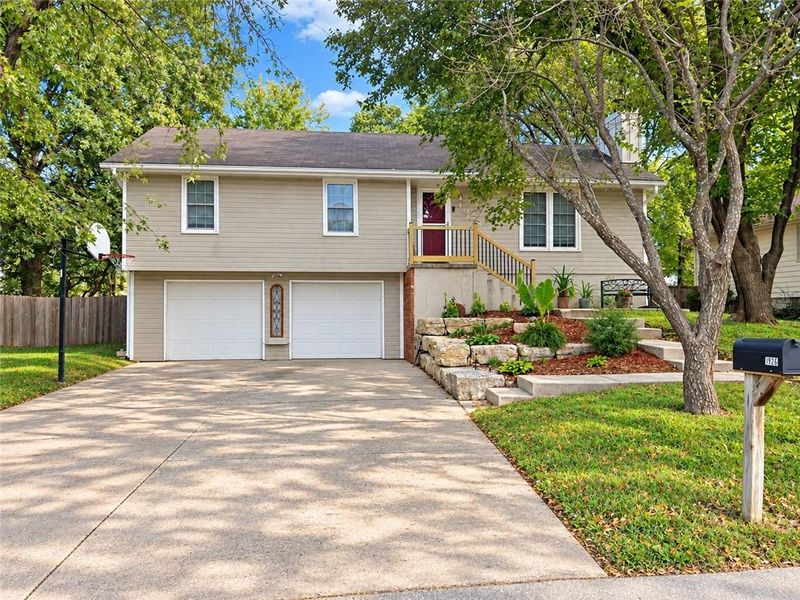 1926 4th St, Lee's Summit, MO 64081