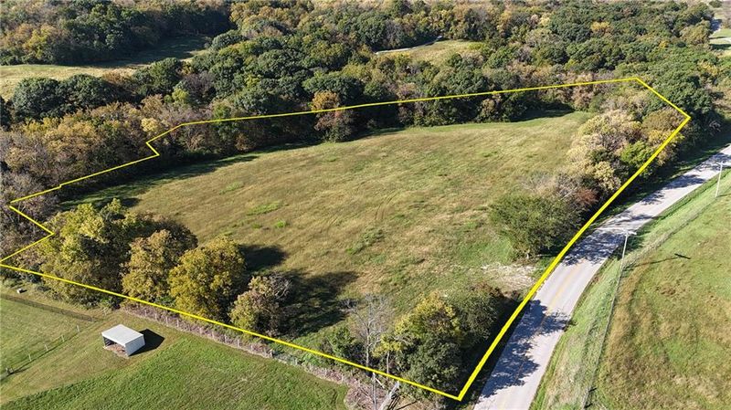 H Hw, Weston, MO 64098