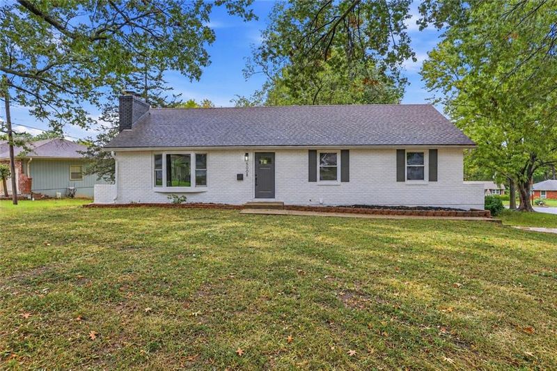 5008 Spring St, Kansas City, MO 64133